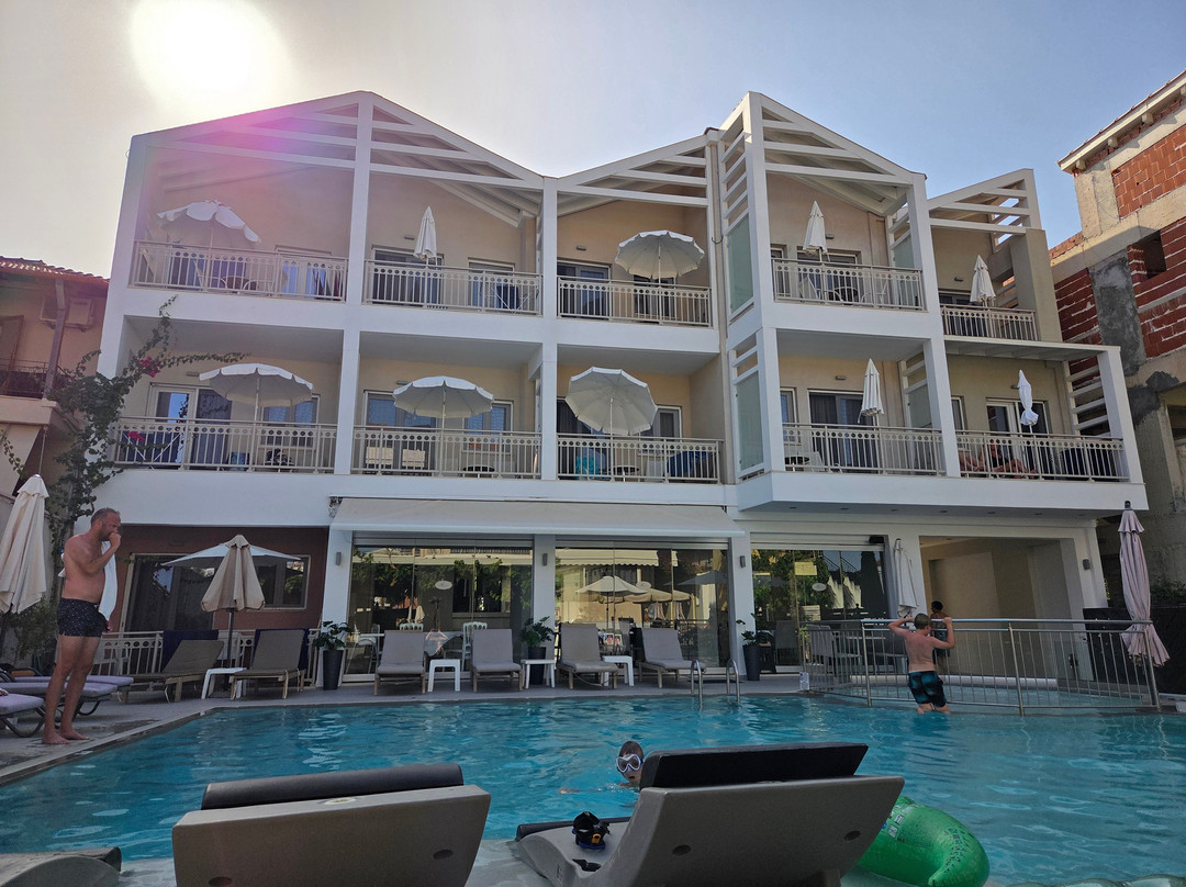 Aggelos Apartments & Deluxe Studios主图