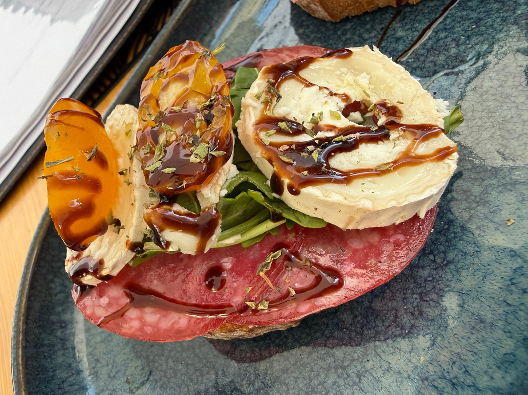 El Faro Tapas & Wine Bar