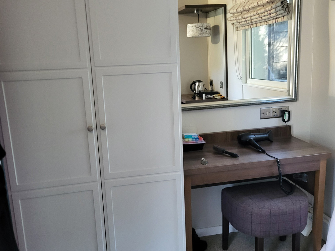 Warner Hotels Gunton Hall主图