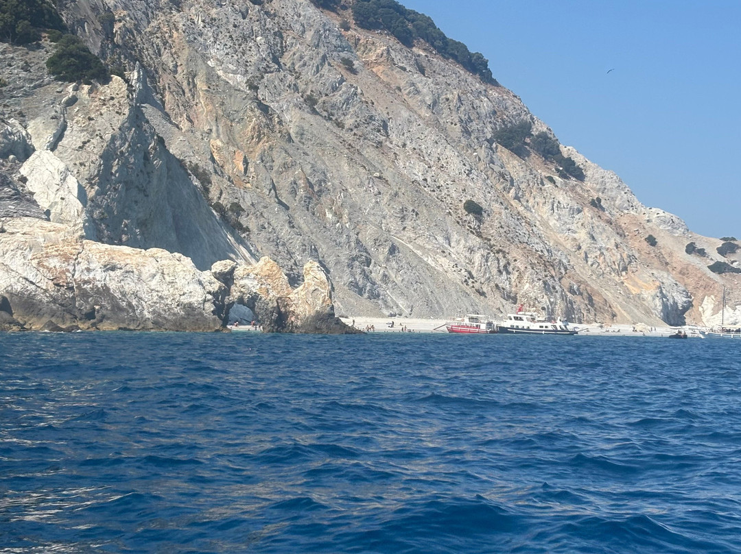 SKIATHOS BOAT HIRE-Vasilias必去景点