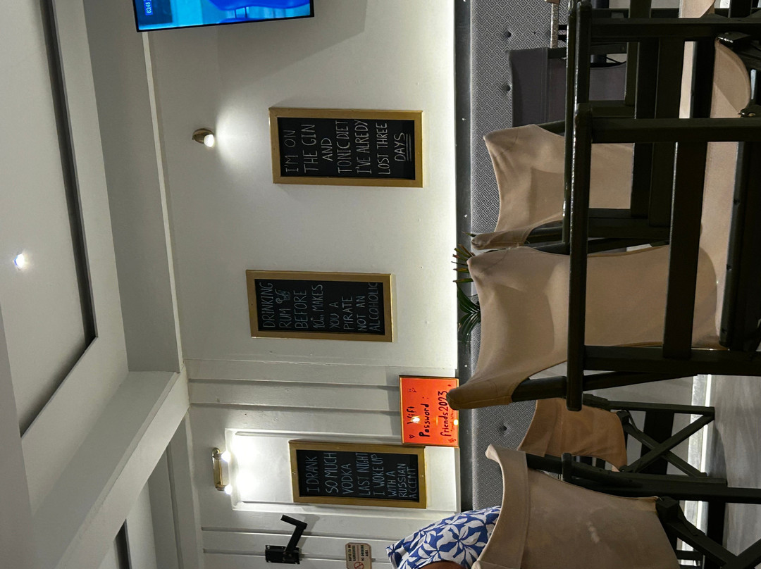 Friends Bar-卡拉马其必去景点