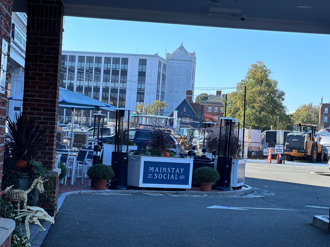 塞勒姆海滨酒店及套房主图