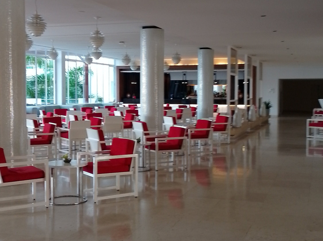 Gran Muthu Almirante Beach Hotel主图