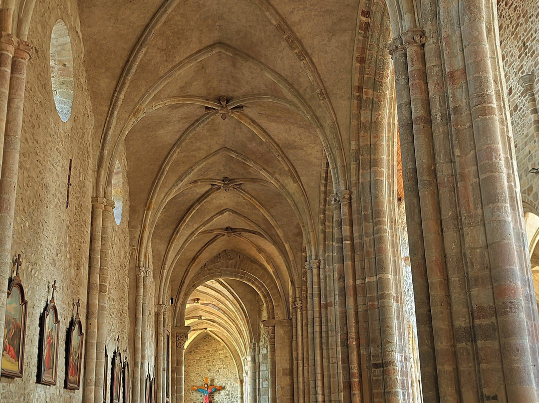 Abbatiale Saint-Pierre-et-Saint-Paul-Evaux-les-Bains必去景点