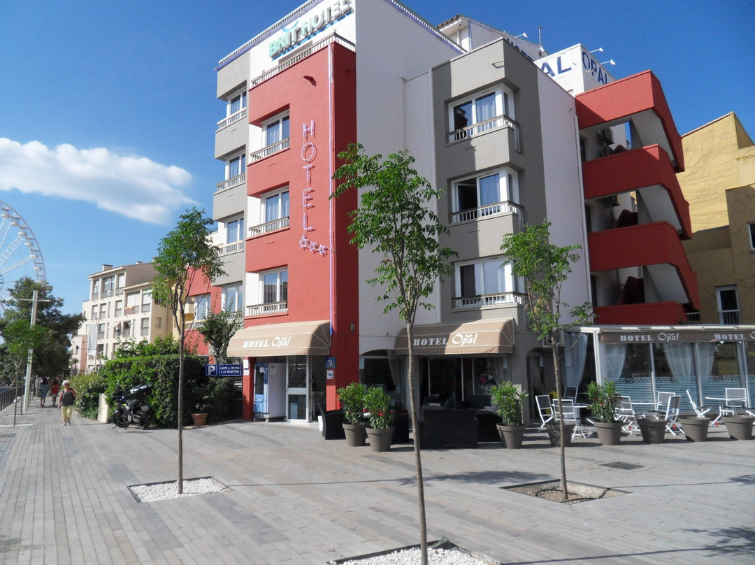 Hotel Opal