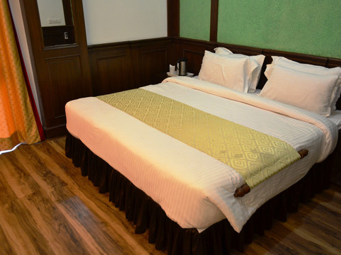 Narghota酒店住宿-Hotel Centre Point