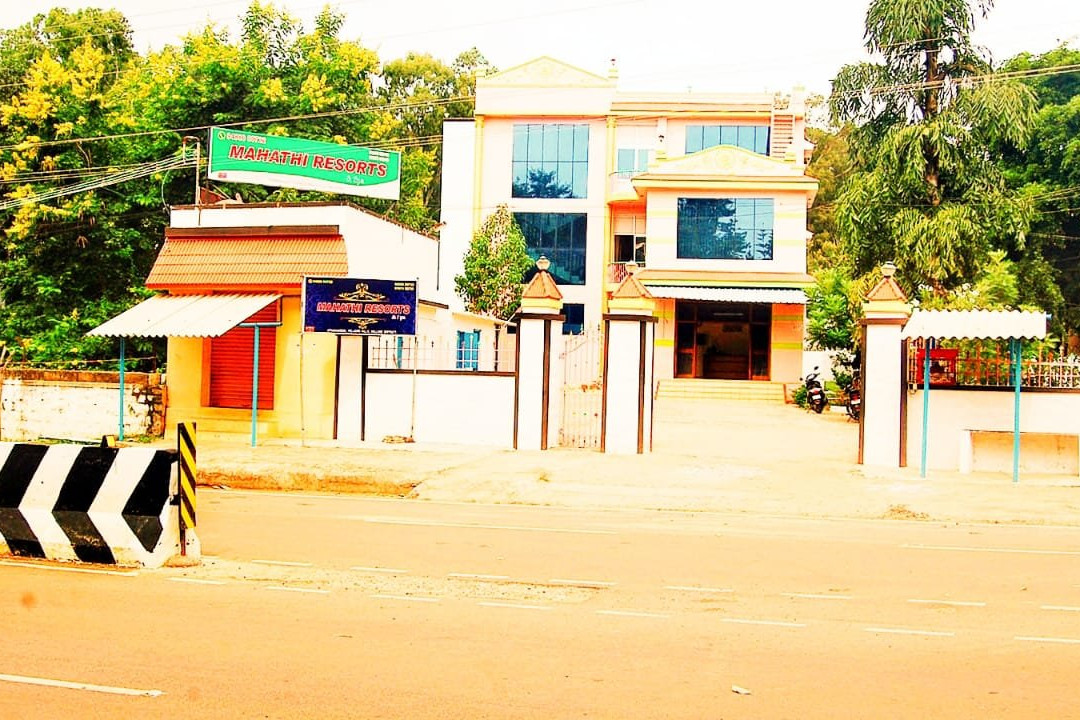 Mahathi Resort And Spa