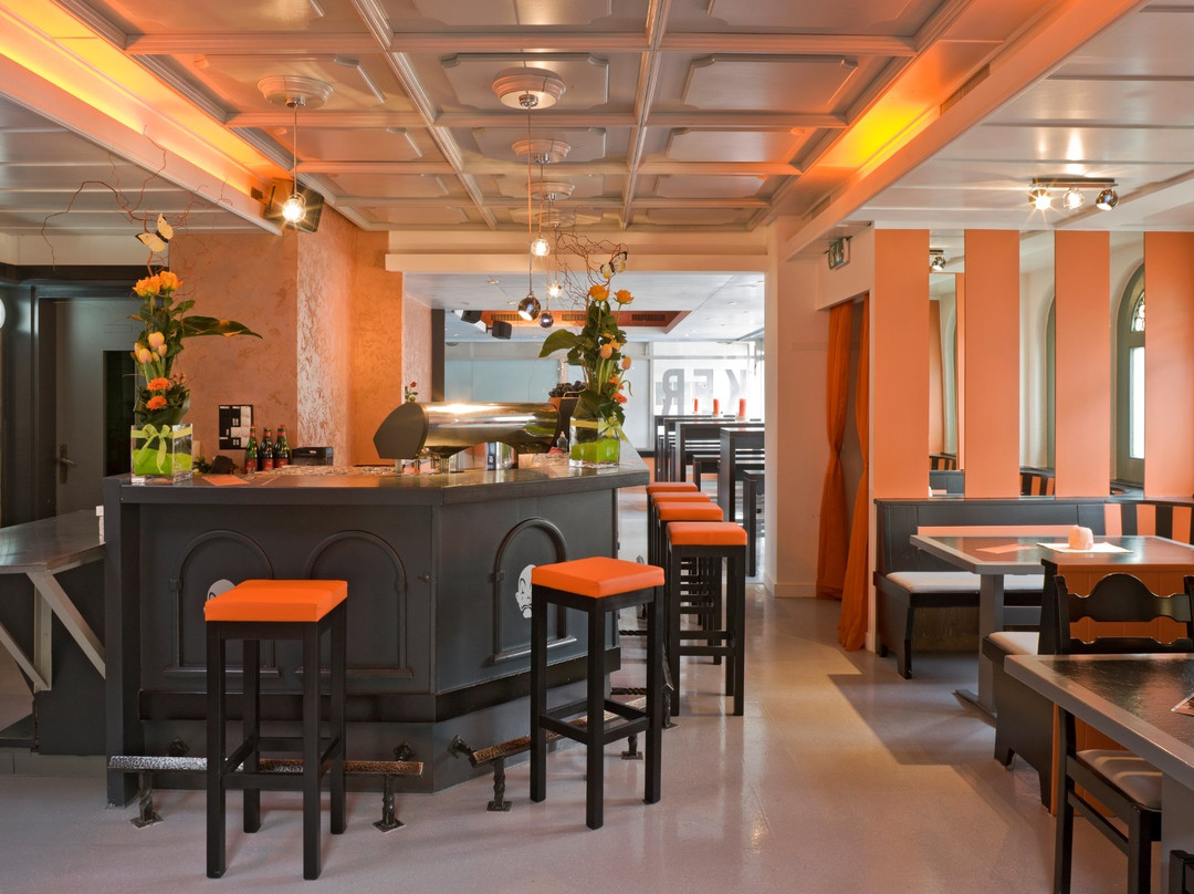 Adhhoc Hotel