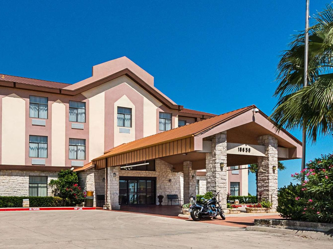 Quality Inn and Suites主图