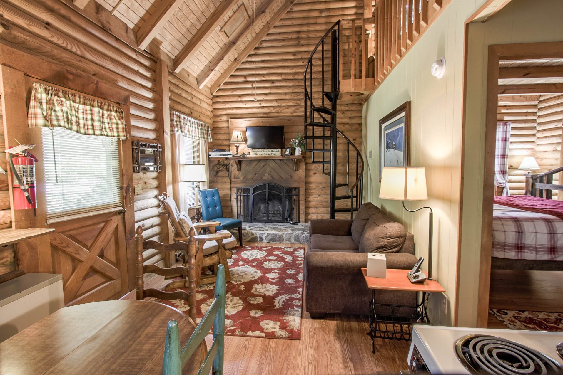 Mountainaire Inn and Log Cabins-官方