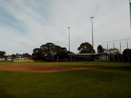 A W Oliver Reserve-Hampton East必去景点