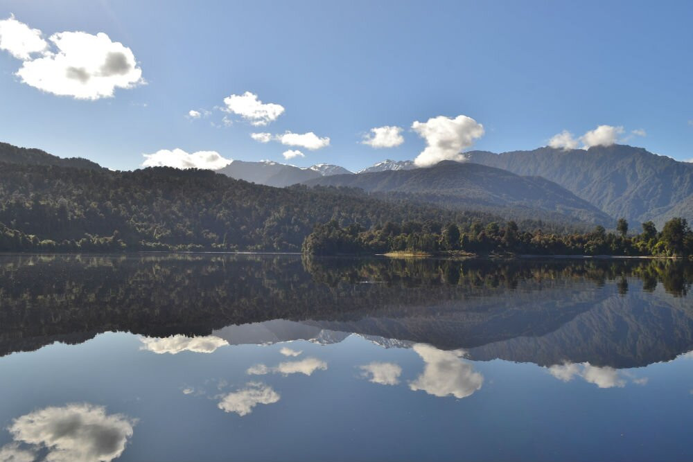 Lake Mapourika景点图片