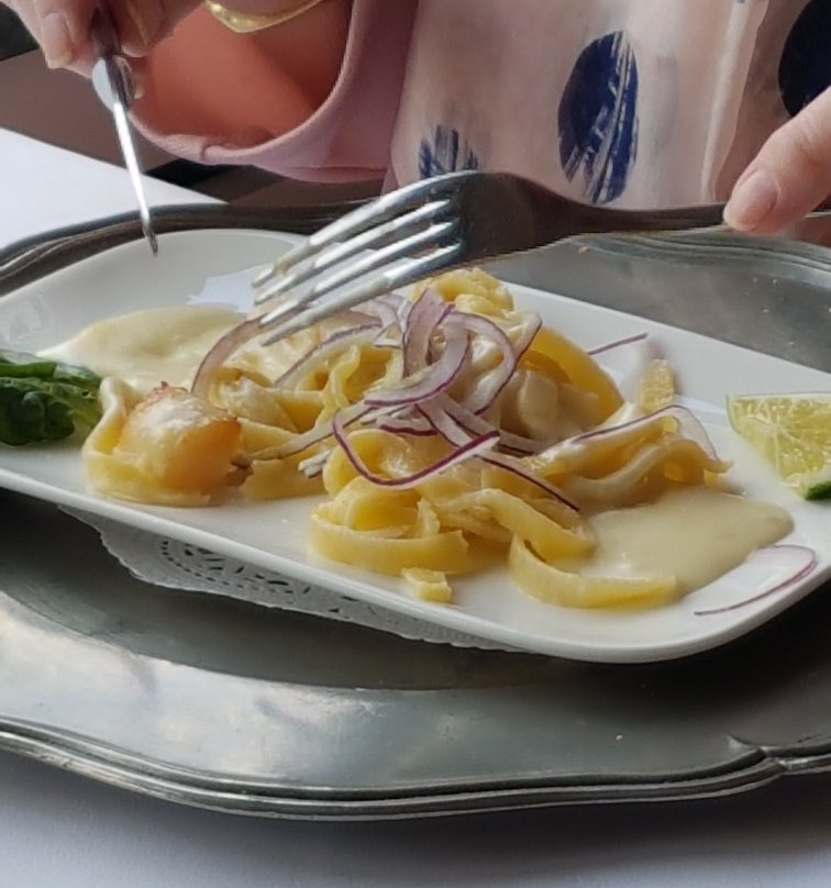 兰德罗曼酒店主图