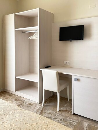 Hotel Riviera主图
