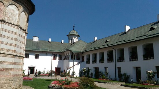 Cozia Monastery景点图片