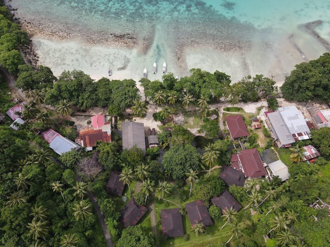 Lumba Lumba Diving Centre & Beach Resort