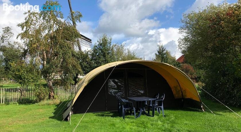 Ingerichte De Waard Tent
