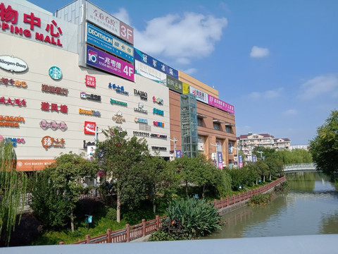 百联西郊购物中心-上海市必去景点