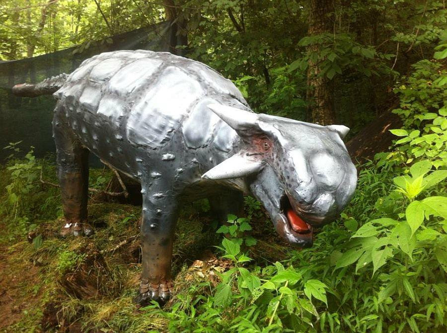 Bluff City旅游景点-Backyard Terrors Dinosaur Park