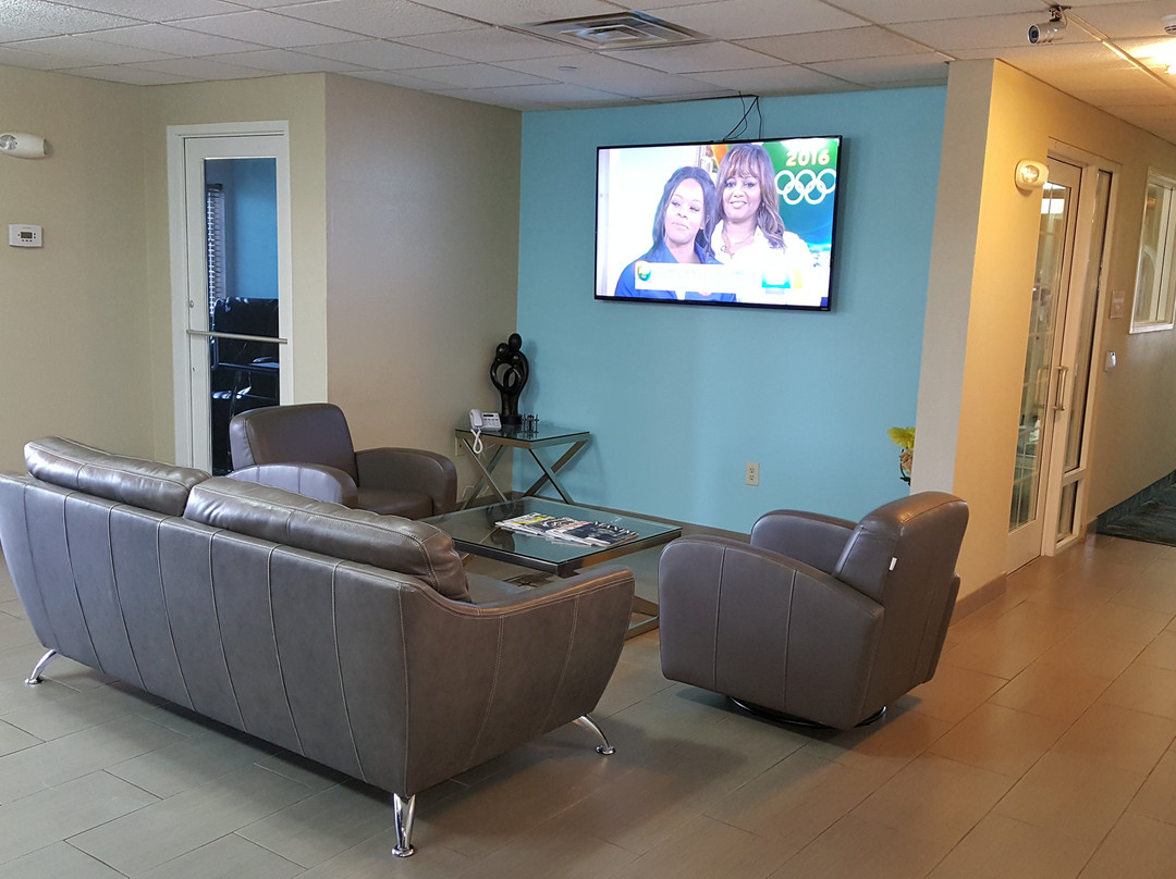 俄克拉荷马城摩尔烛木套房酒店主图