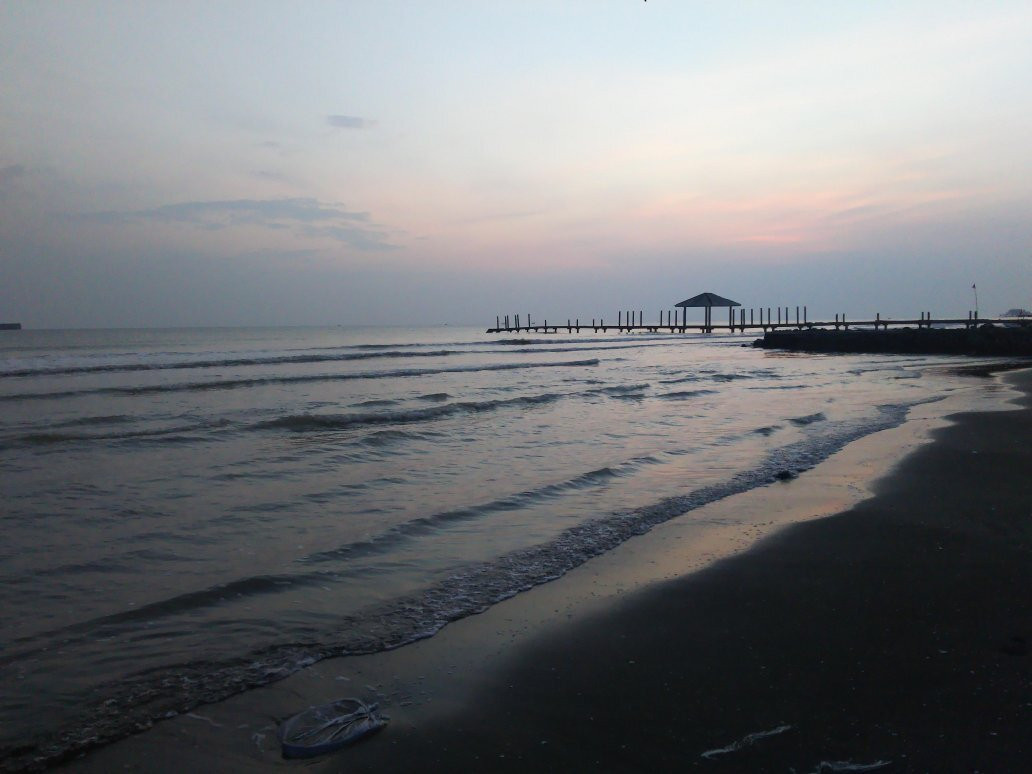 Alam Indah Beach景点图片