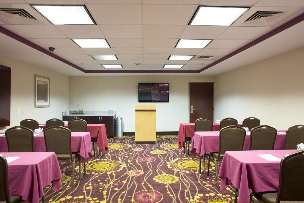 Hampton Inn Cumming主图