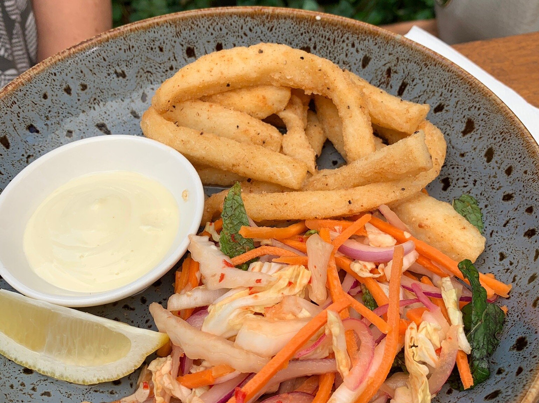 Seven Creeks Hotel主图