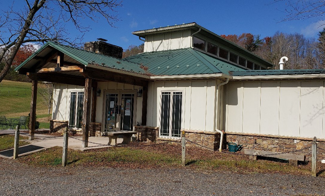 West Wind Farm Vineyard & Winery-Max Meadows必去景点