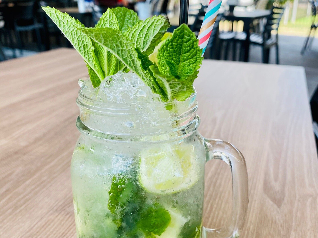 Lucinda Village主图