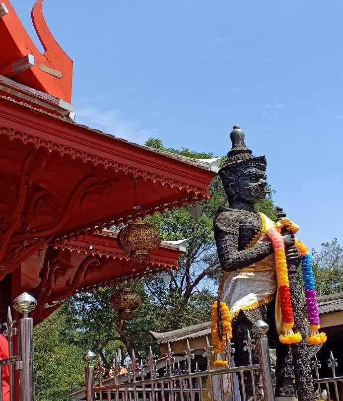 Wat Jula Manee景点图片