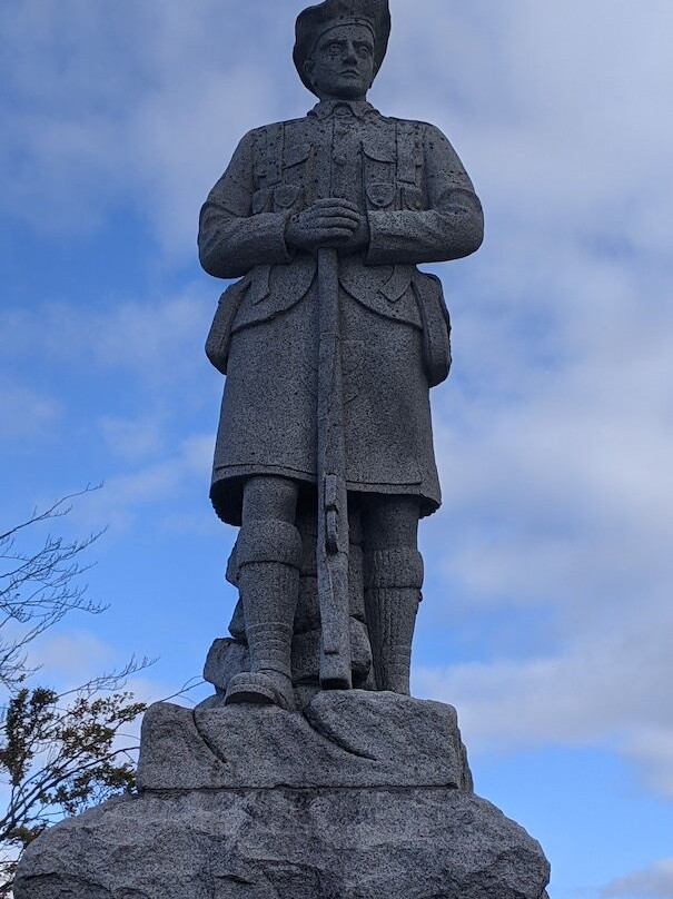 Holytown War Memorial景点图片