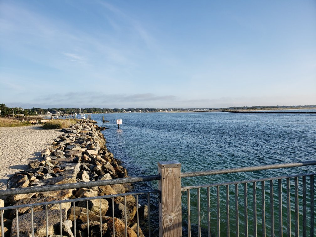Bass River Beach景点图片