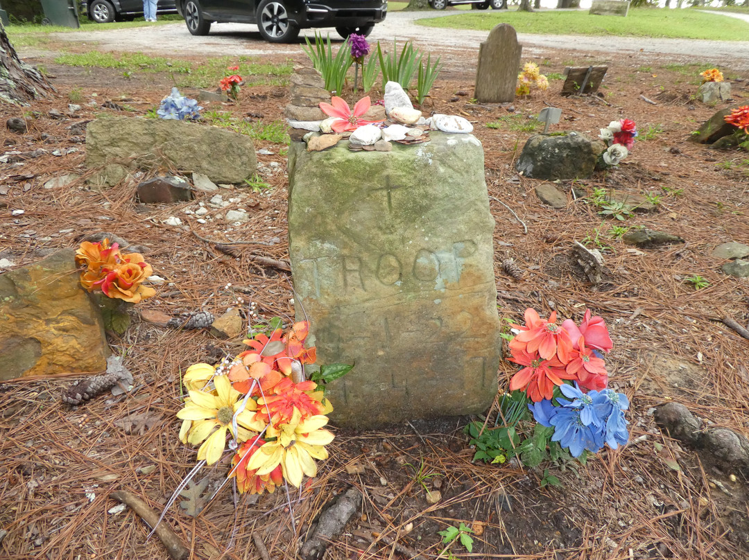 Coon Dog Cemetery-Cherokee必去景点