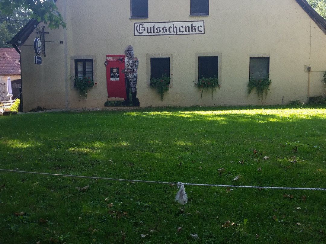 雷本斯汀布格酒店主图