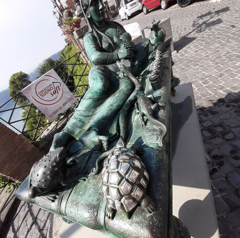 Piazza Umberto I in Nemi-Nemi必去景点