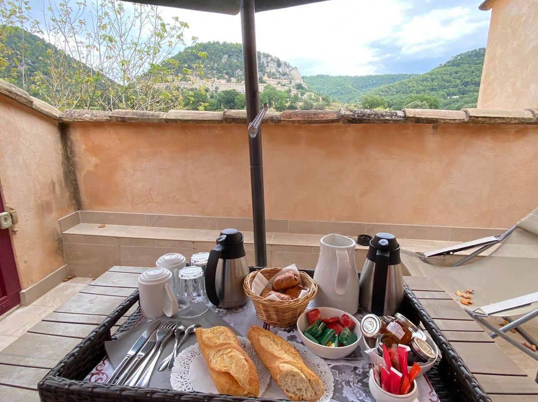 Logis Hôtellerie du Domaine de Cabasse主图