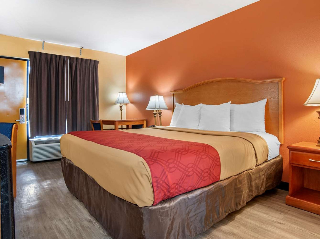 Econo Lodge Inn & Suites主图