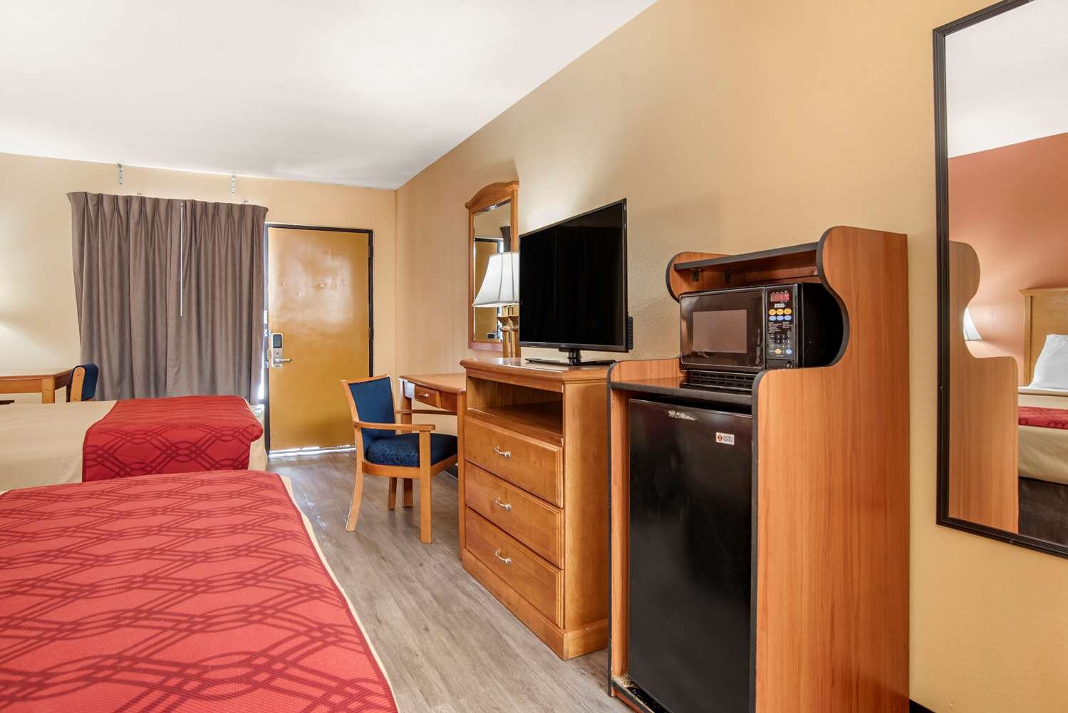 Econo Lodge Inn & Suites-官方