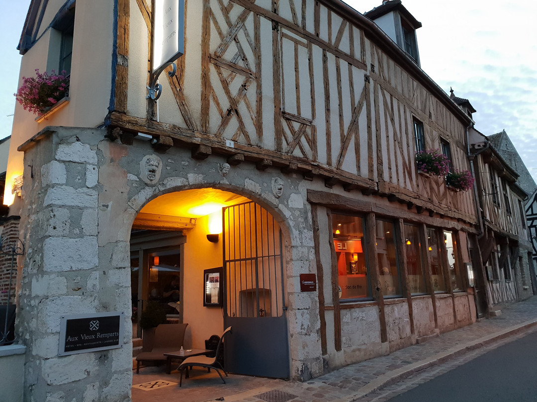 Hôtel Aux Vieux Remparts主图