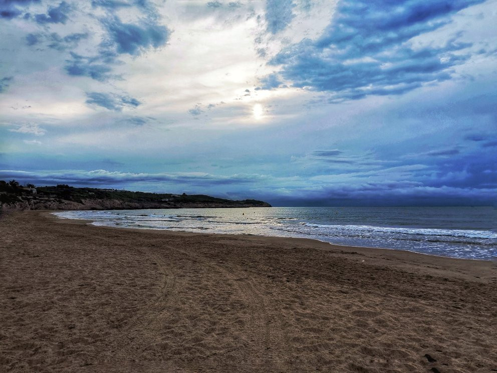 Platja Del Far De Sant Cristofol-比利亚努埃瓦－赫尔特鲁必去景点