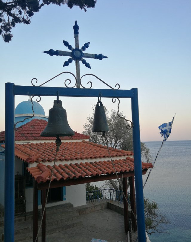 Agios Ermogenis Beach-Charamida必去景点
