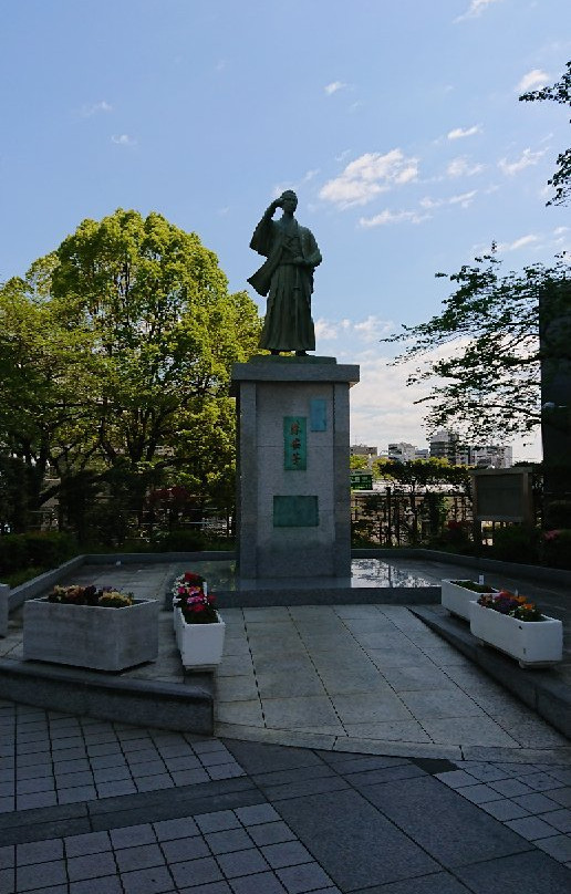 Statue of Kaishu Katsu景点图片