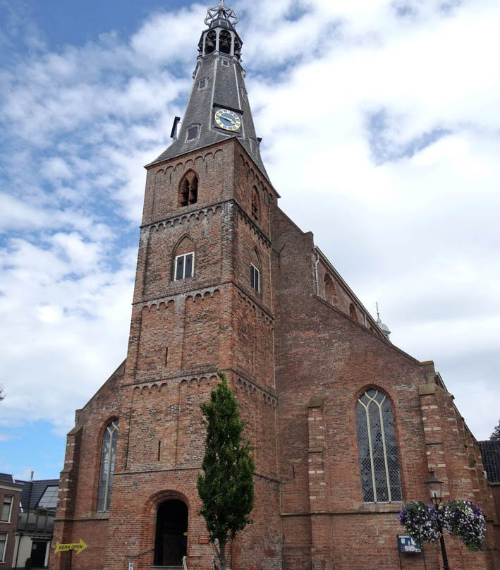 De Sint Laurenskerk van Weesp uit 1462-韦斯普必去景点