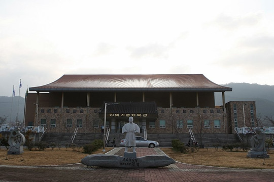 Kim Il Memorial Gym-高兴郡必去景点
