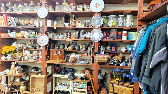 Golden Antiques and Treasures