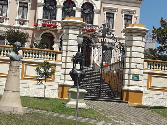 Praça Garibaldi-库里提巴必去景点