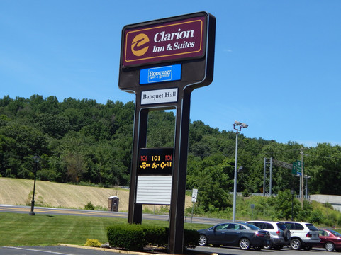 Clarion Inn & Suites Stroudsburg - Poconos