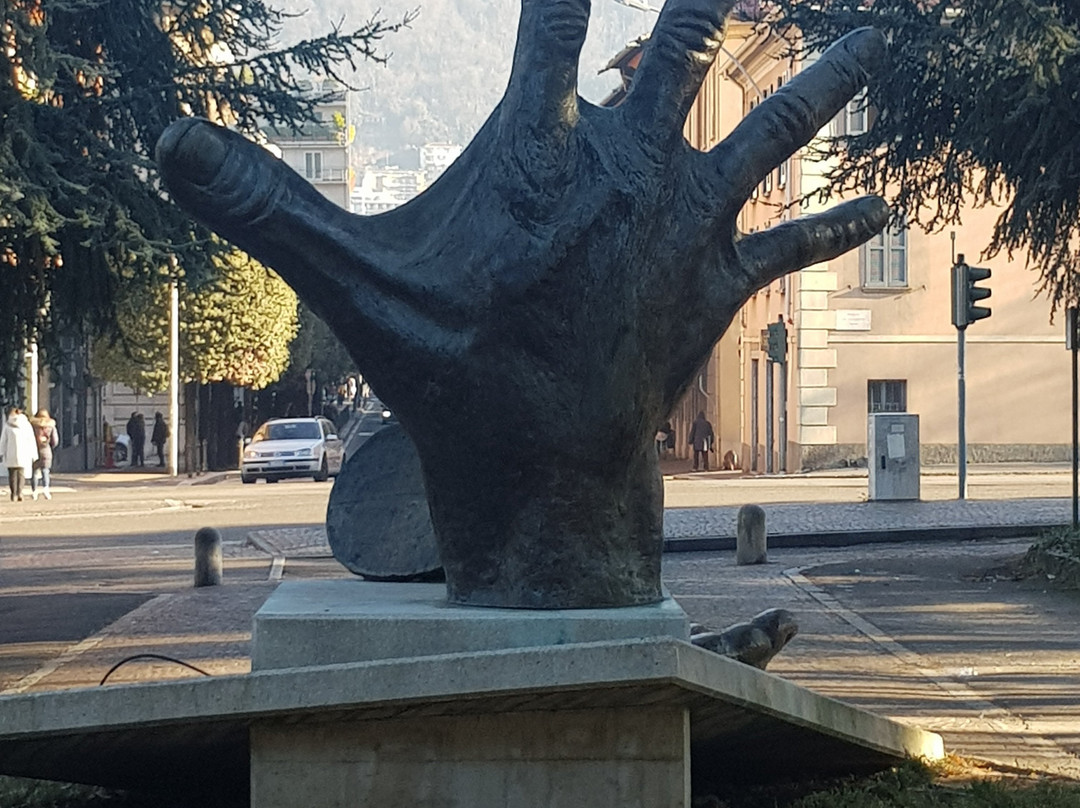 Monumento Le Mani-科莫必去景点