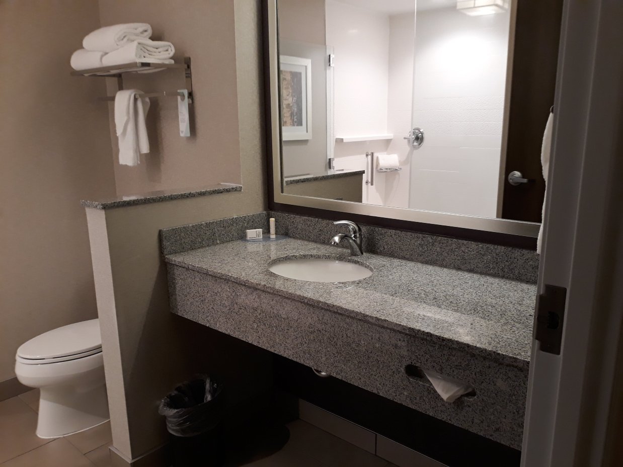 Fairfield Inn & Suites Chicago Schaumburg-浴室