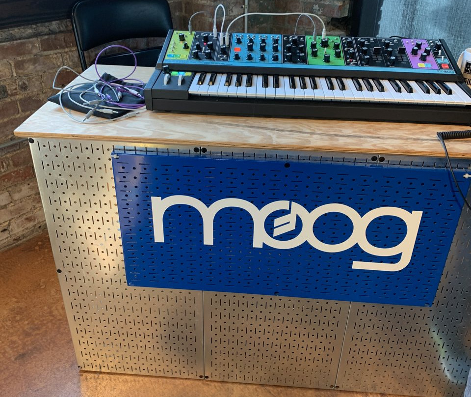 Moog Music Factory Tour景点图片